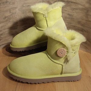 ugg 3352